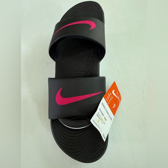 Women’s Nike Kawa Slide Size 7 Black/Vivid Pink New! - Picture 1 of 5